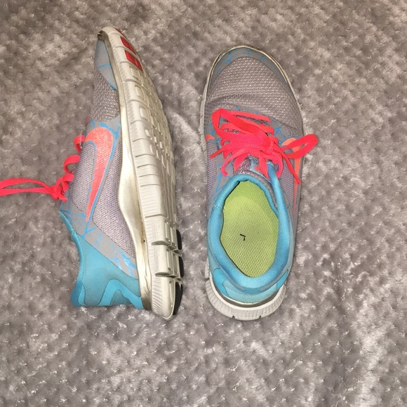 Nike running shoes - Picture 3 of 4